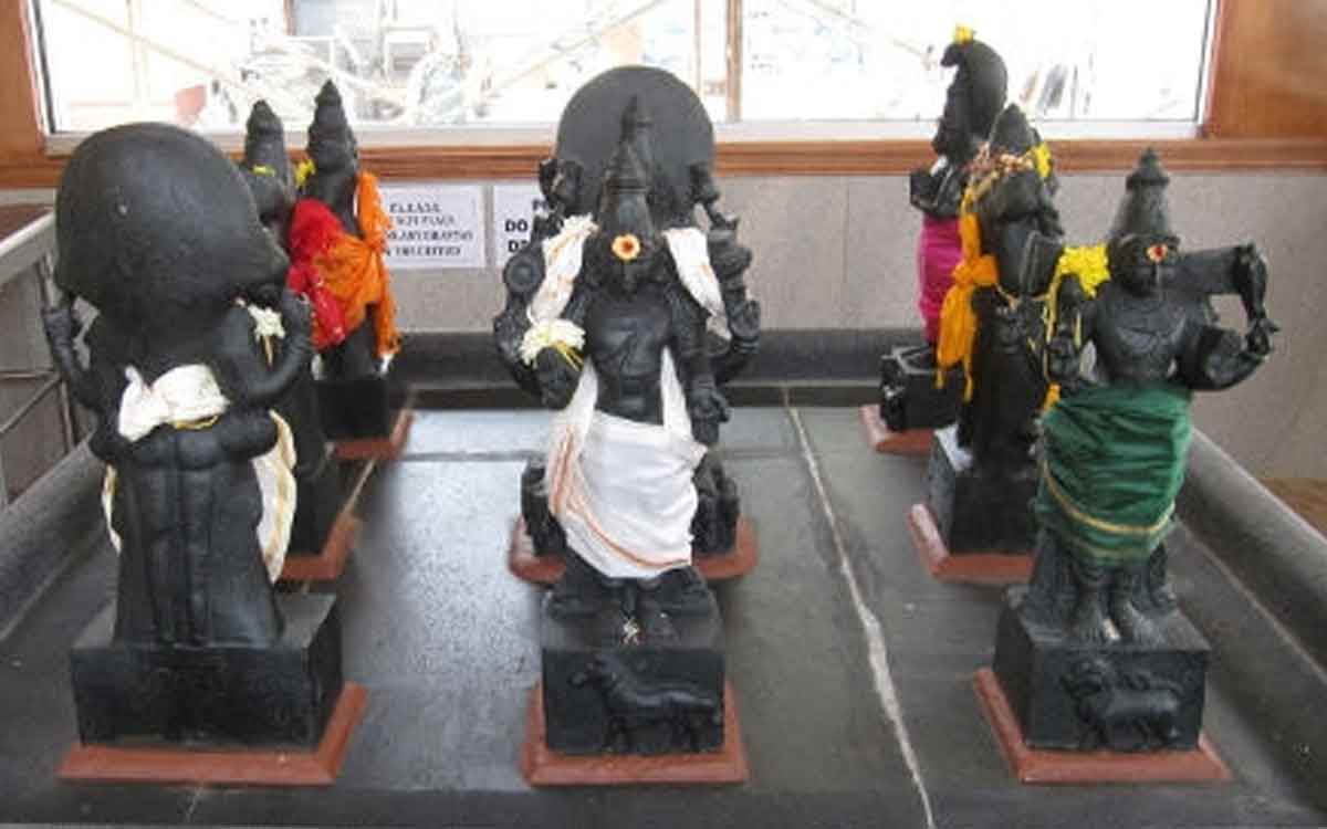 how to do pradakshina in navagraha mandapam 