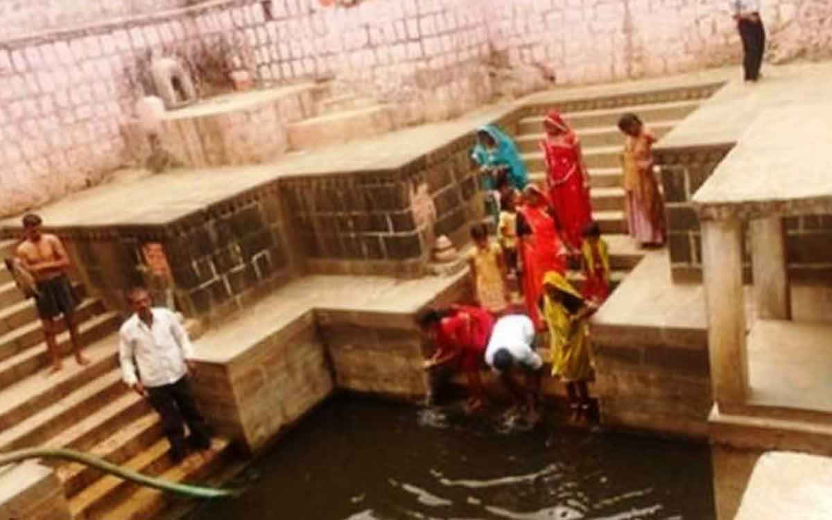 this papa vimochan temple gives certificates for a holy bath 