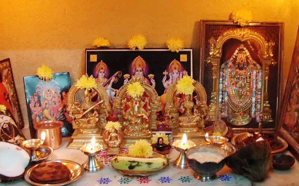 do you know what is the best time for pooja to god 