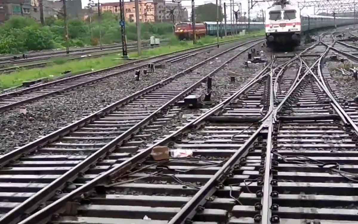 some important facts about railway station in india 