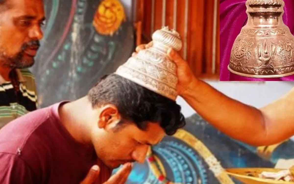 why pandit put shathagopam on our head 